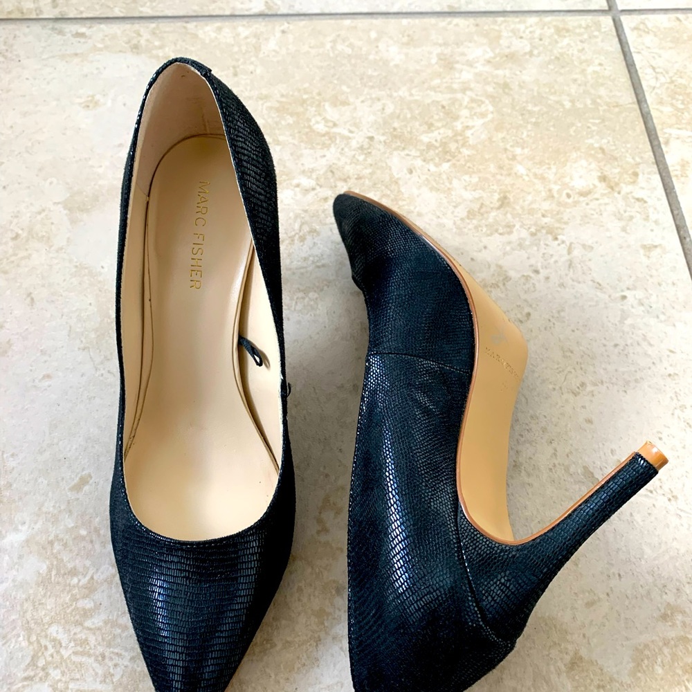Black Marc Fisher Pumps
